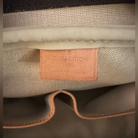 Louis Vuitton Deauville Monogram Handbag - Picture 8 of 12